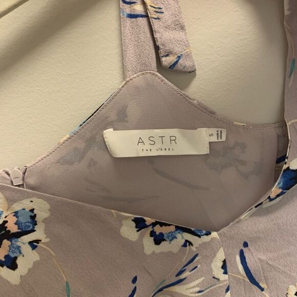 Astr size small cold shoulder dress - Picture 5 of 5